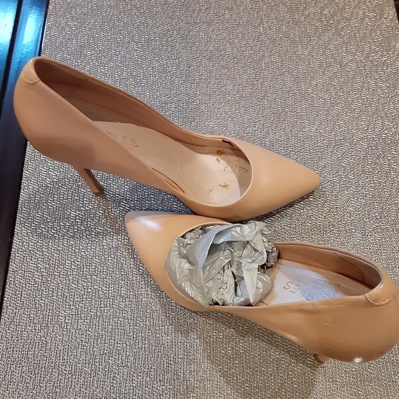 Pumps/shoes - Picture 2 of 3